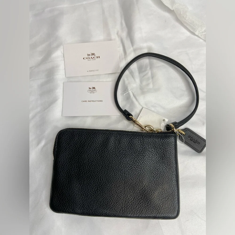 Coach Black Single Wristlet Wallet NWT - Picture 2 of 3